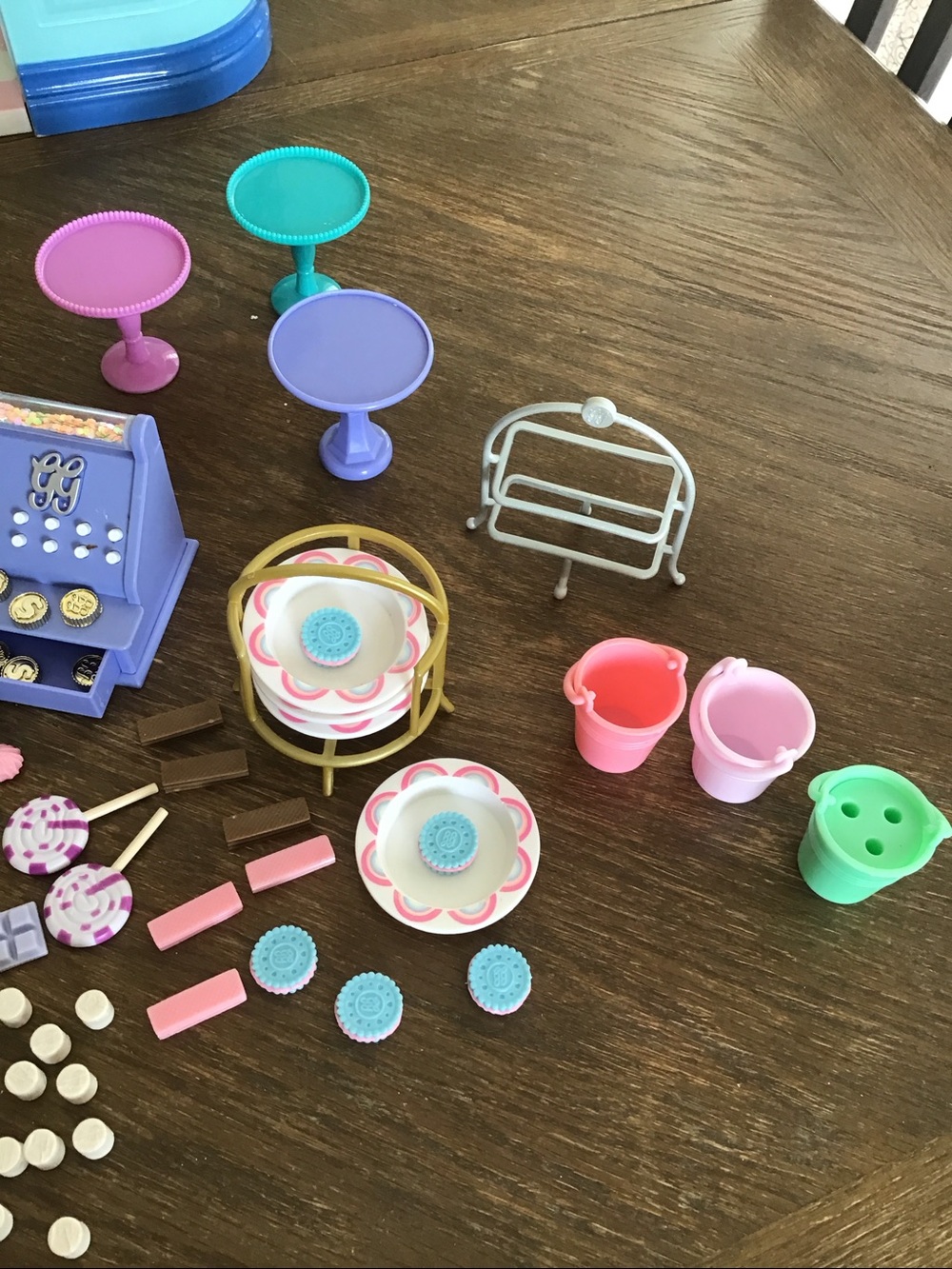 Glitter Girls Sweet Shop Playset - Picture 5 of 16